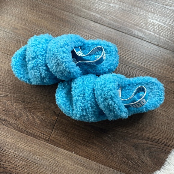 UGG Oh Fluffita Genuine Sherling Slickback Sandal - Picture 3 of 6